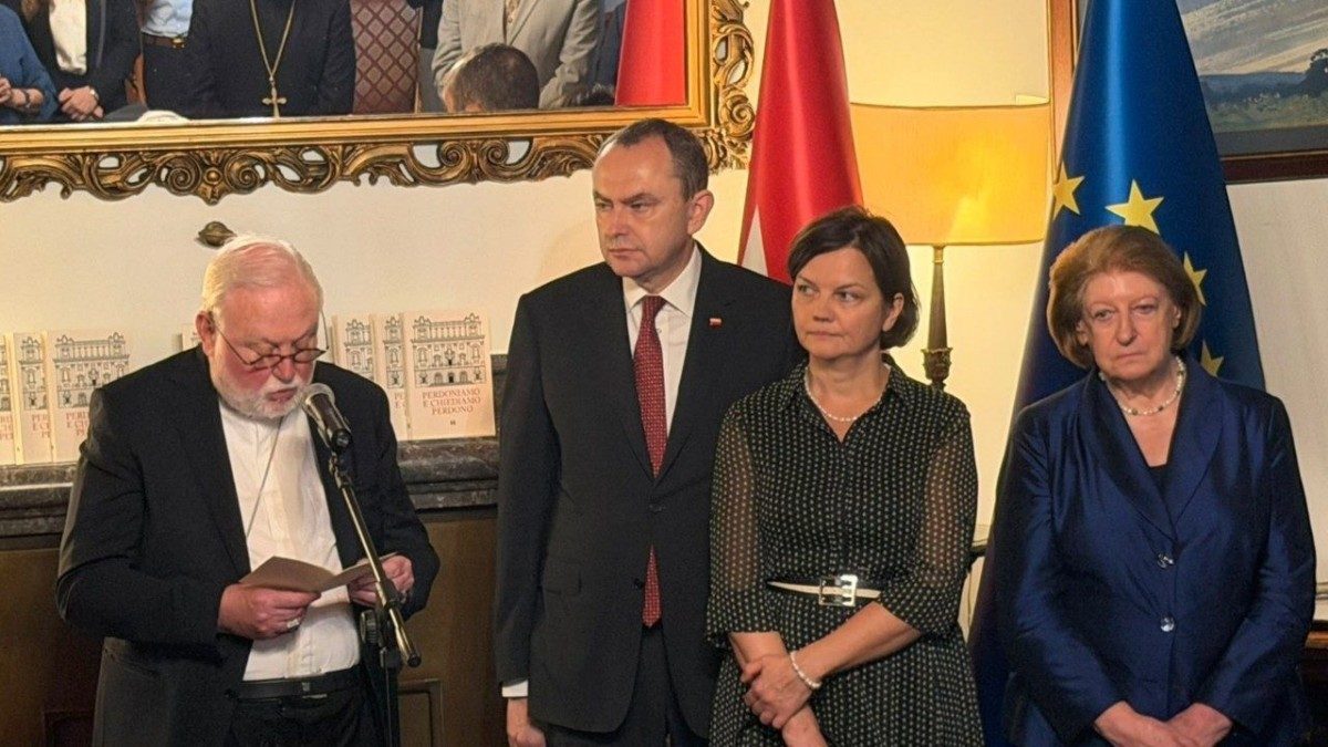 Gallagher pide a Europa "perdonar y pedir perdón"
