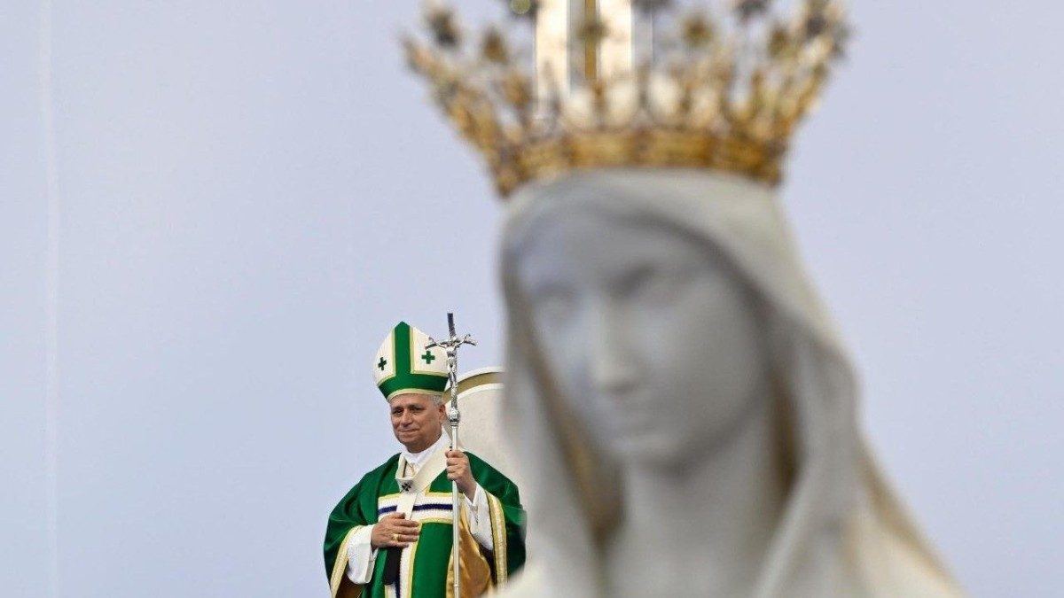 El Papa pide a los cristianos rezar el Rosario en octubre por la paz