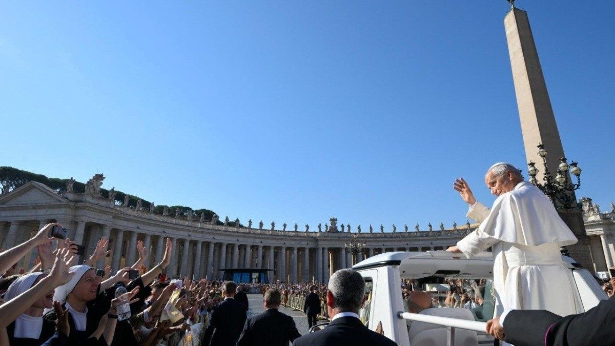 El Papa señala a los jóvenes como signo de esperanza para Francia