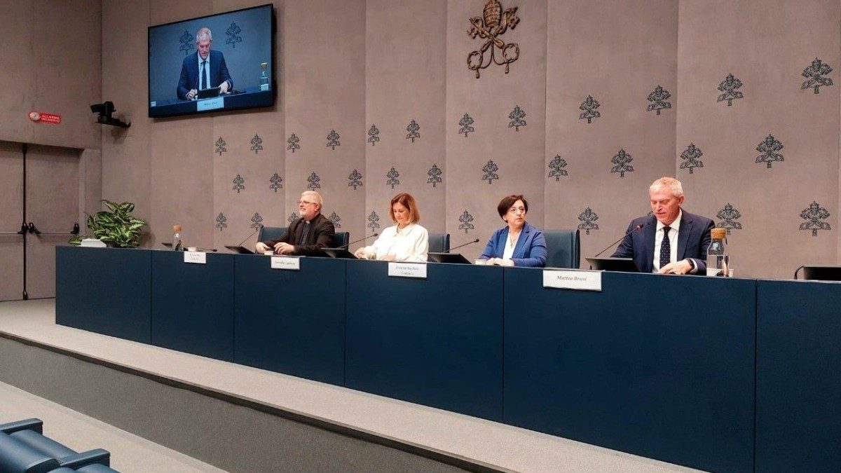 León XIV inaugura el encuentro sobre Amoris laetitia