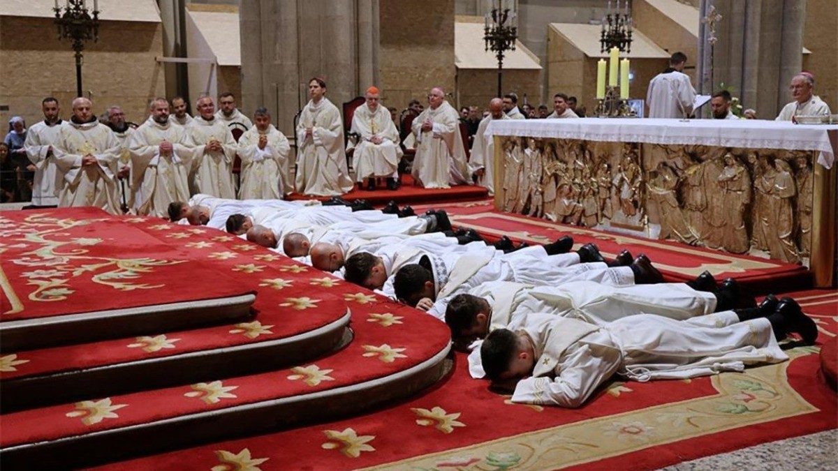 Más católicos, menos vocaciones: el contraste de la Iglesia