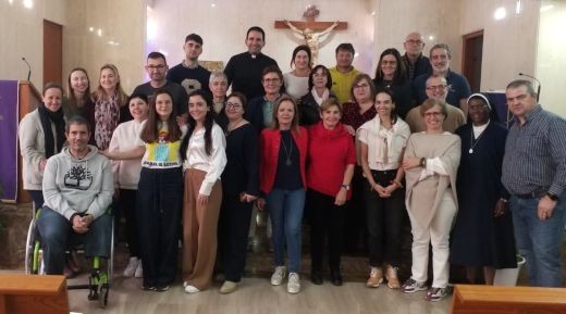 Retiro espiritual en Cartagena: De la cruz a la luz para los laicos