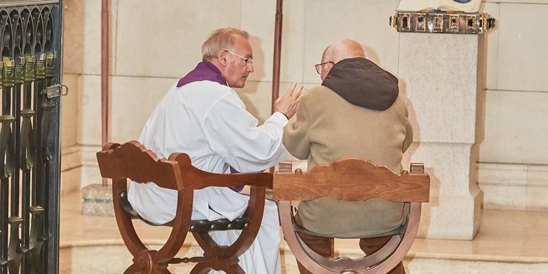 Celebraciones del Jueves Santo en la Catedral de la Almudena el 17 de abril