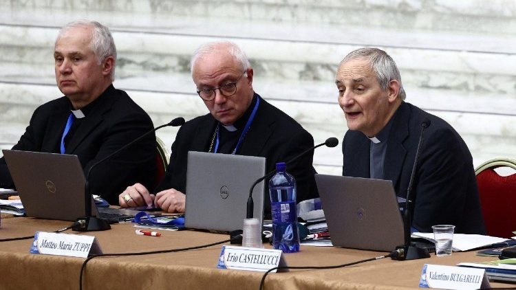 La Conferencia Episcopal Italiana aplaza el documento final al 25 de octubre para su revisión