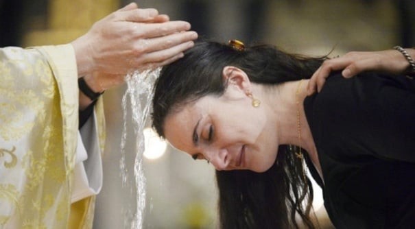 10.000 adultos serán bautizados en Pascua en Francia, duplicando las cifras previas