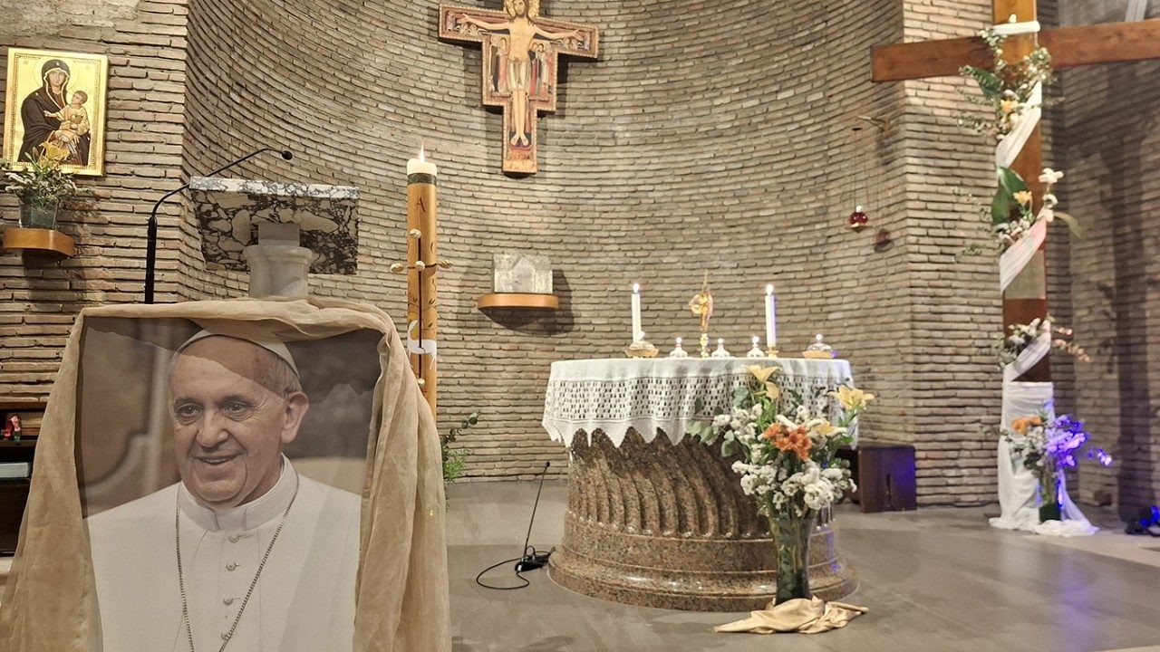 Los misioneros digitales católicos oran por el Papa en un acto de unidad y fe