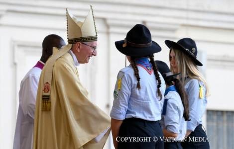 El cardenal Parolin insta a los jóvenes a vivir el legado del Papa Francisco en el Jubileo