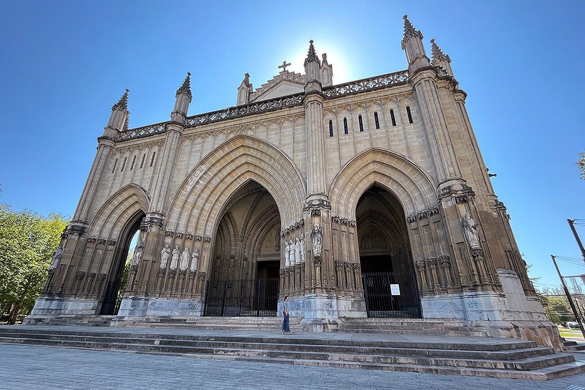 El Obispo de Vitoria convoca a adolescentes a encuentro en la Catedral Nueva
