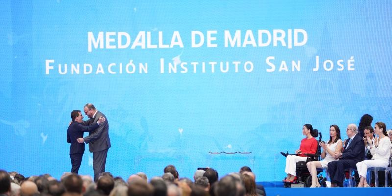 La Fundación San José recibe la Medalla de Madrid por 125 años de ayuda solidaria