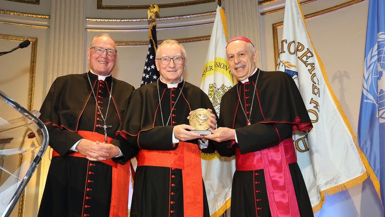 El cardenal Parolin recibe un premio por la paz en Nueva York