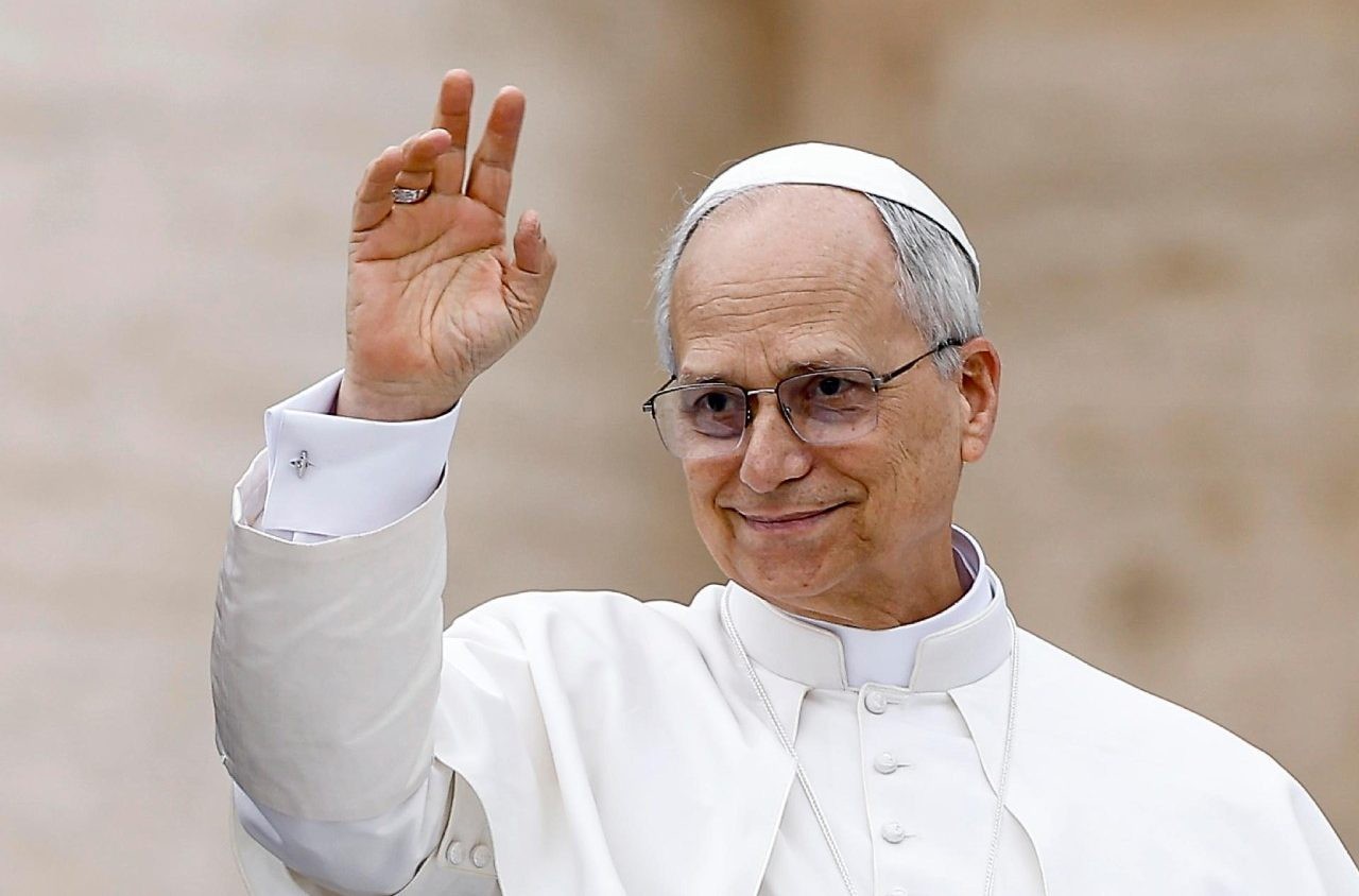 El Papa León XIV muestra apoyo al cardenal Karlic tras su operación