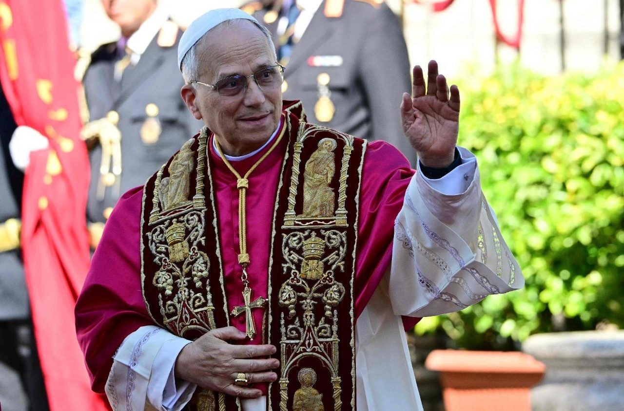 El Papa León XIV se declara romano en su primera alocución
