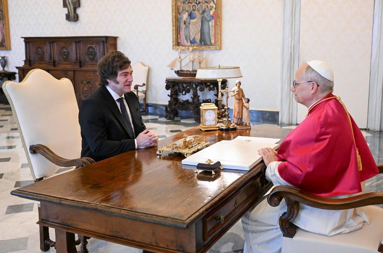 León XIV y Javier Milei dialogan en el Vaticano sobre Argentina