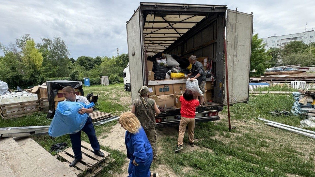 El Papa León XIV envía ayuda humanitaria a Ucrania desde Roma