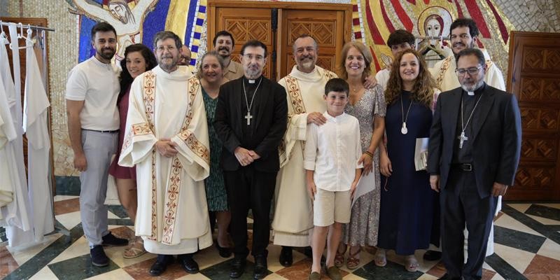El cardenal Cobo ordena a tres nuevos diáconos en Madrid