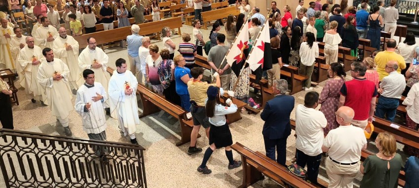 La Jornada en el Corazón de Cristo congrega a numerosos fieles en oración