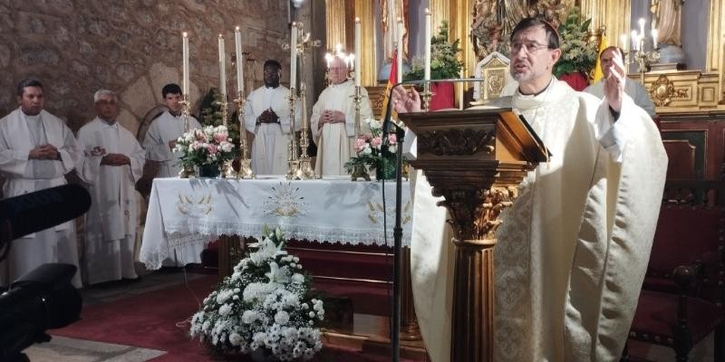 El cardenal Cobo resalta la comunión en su visita a El Molar