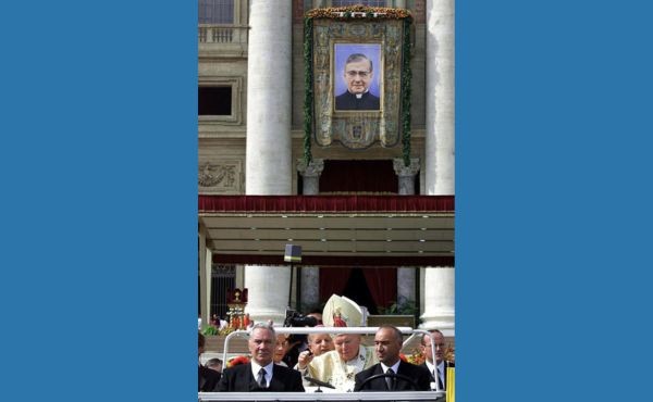 Fernando Ocáriz resalta el legado de san Josemaría Escrivá en El Mundo