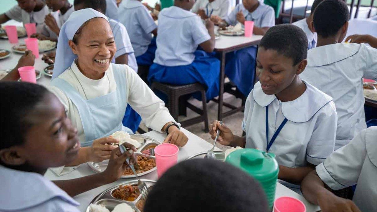 Las Hermanas de María promueven la educación de jóvenes en Tanzania