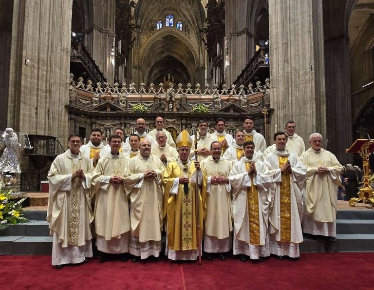 Nueve nuevos sacerdotes son ordenados en la Catedral de Sevilla