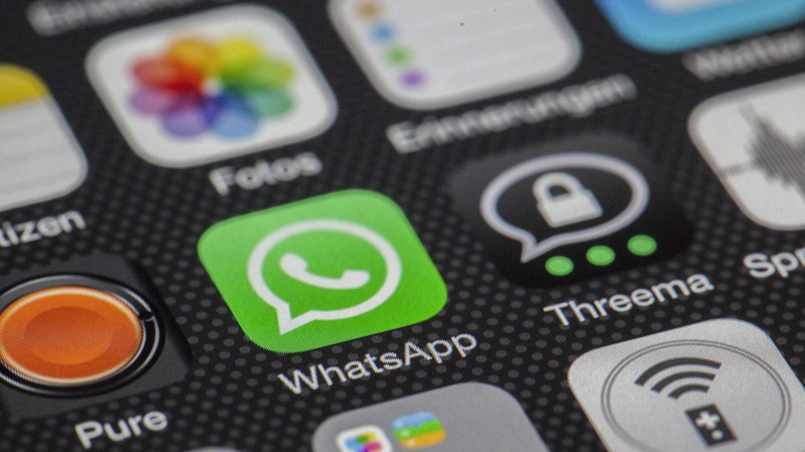 El Arzobispado de Barcelona inaugura canal informativo en WhatsApp para los fieles

