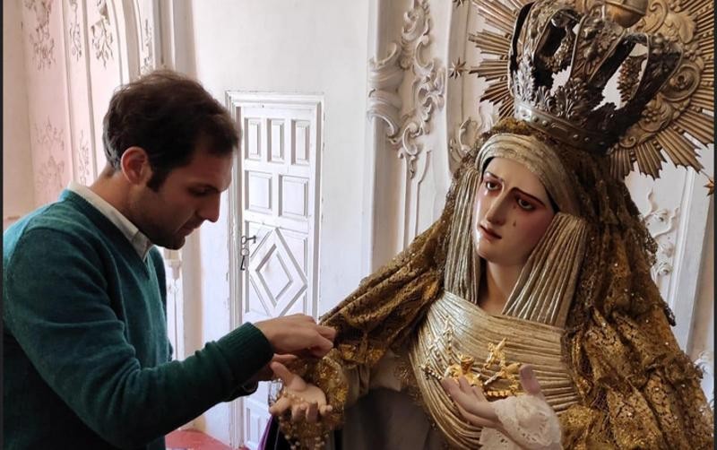 Pepe Hidalgo Jiménez vestirá a la Virgen de los Gitanos en Madrid

