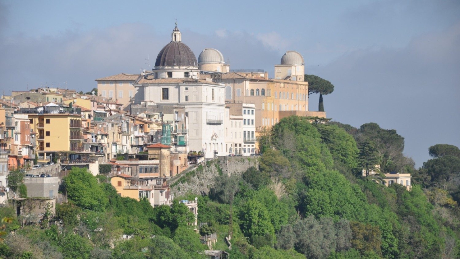 El Papa León XIV se traslada a Castel Gandolfo para su retiro estival