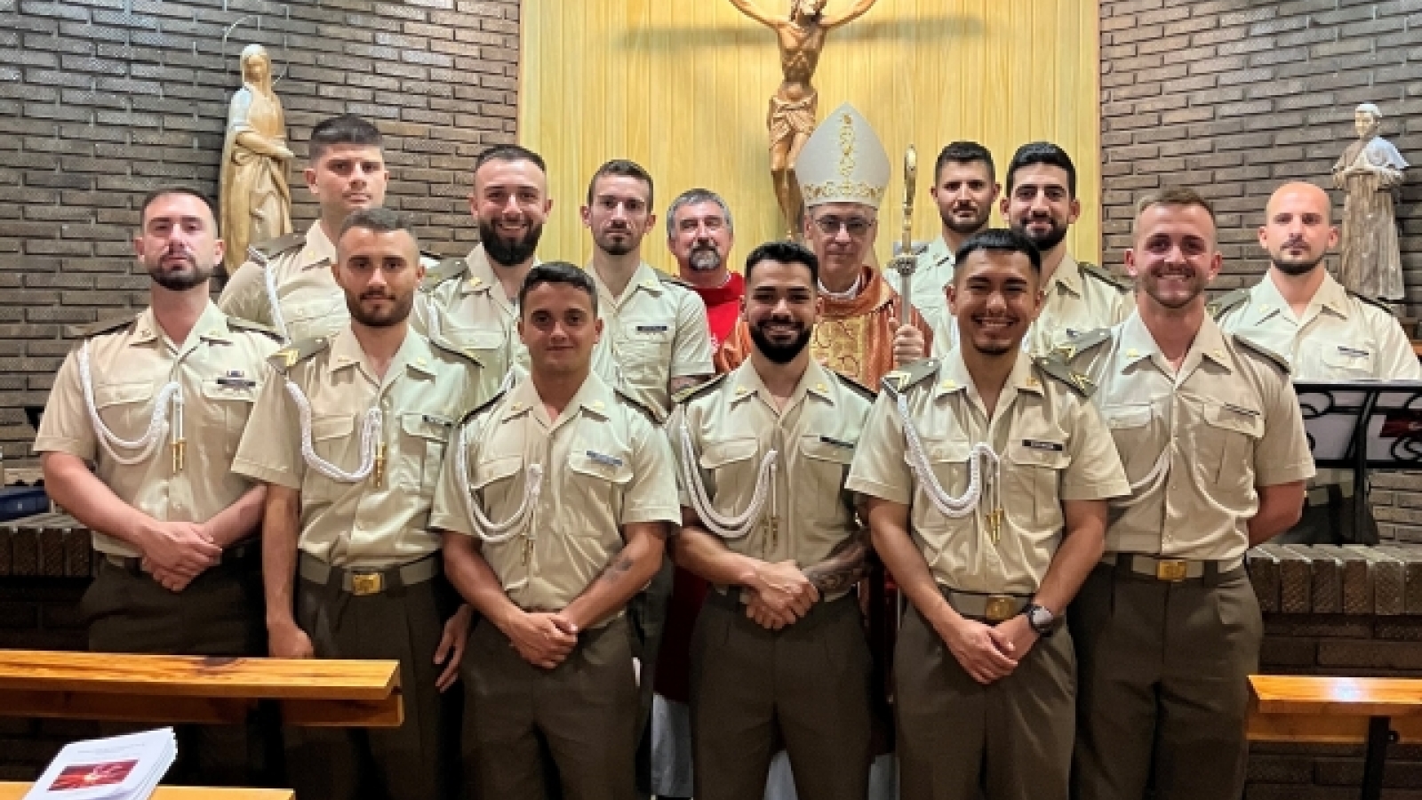 El Arzobispo castrense preside confirmaciones en la Academia de Logística de Calatayud
