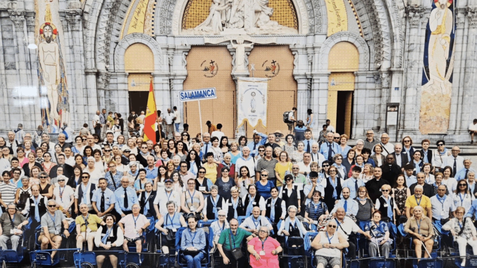 Lourdes atrae a miles de peregrinos cada año por su devoción mariana

