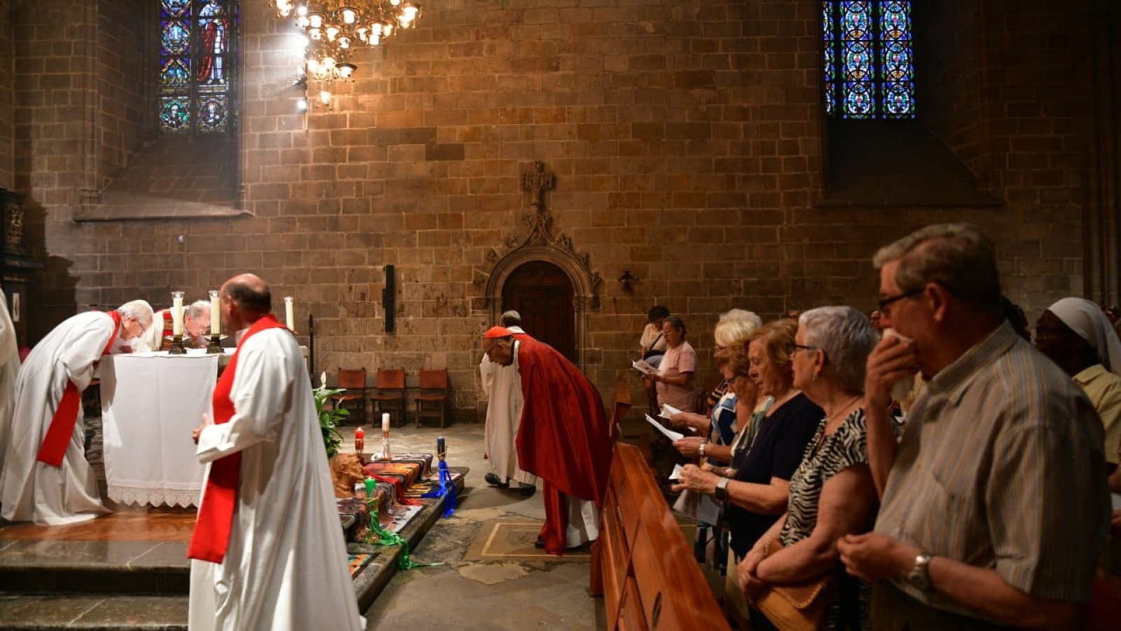 El cardenal Omella preside la Eucaristía misionera en la Catedral de Barcelona

