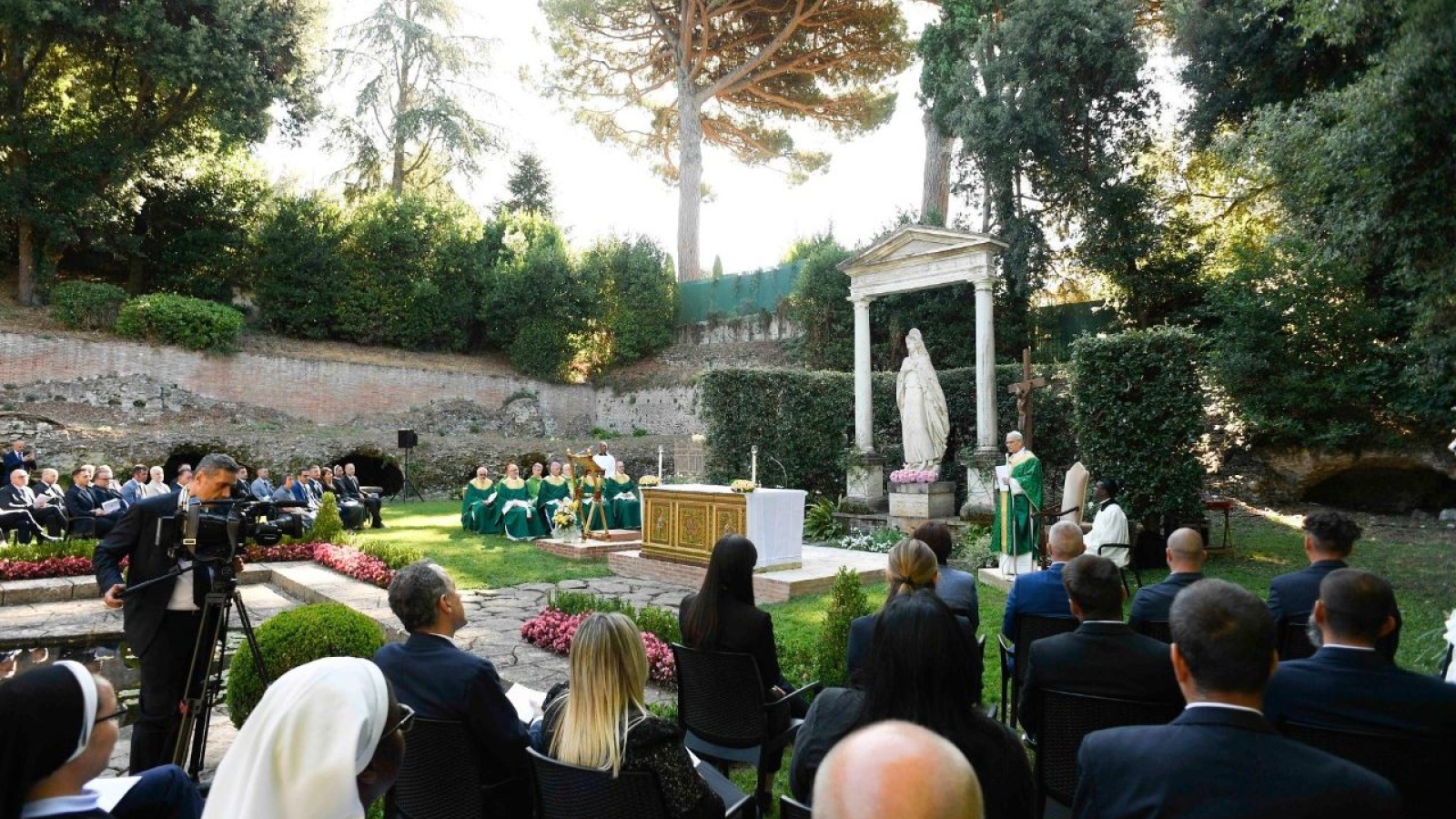 El Papa León XIV 'estrena' en Castel Gandolfo la Misa por el cuidado de la creación