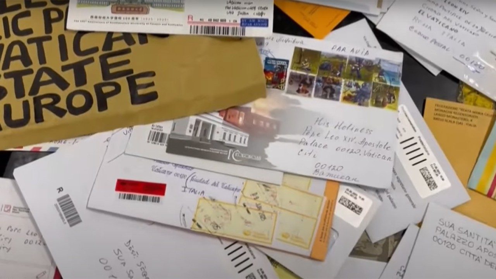 Poste Italiane gestiona 100 kg diarios de cartas al Papa León XIV