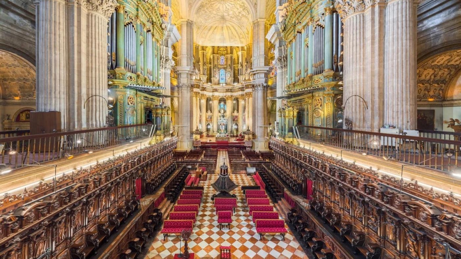 La Catedral de Málaga acogerá la toma de posesión de Satué como obispo

