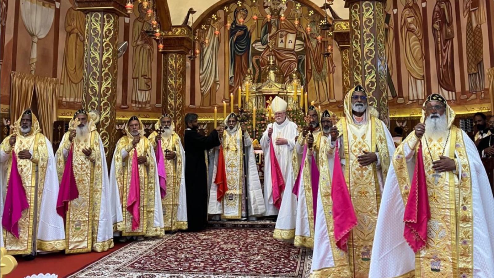 Gallagher fortalece vínculos entre la Iglesia católica e India en su visita oficial


