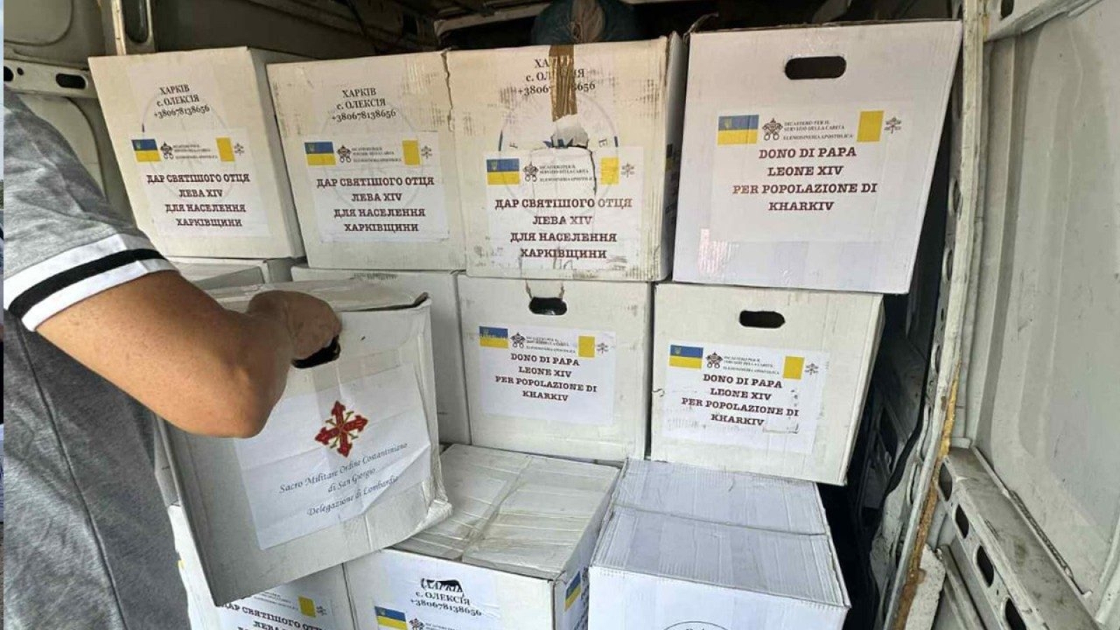 El Papa León XIV envía ayuda humanitaria a Ucrania desde Roma

