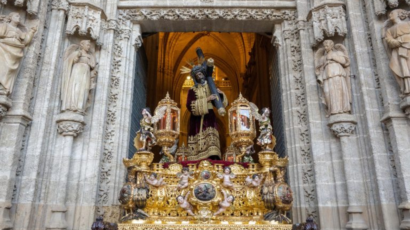 Sevilla inaugura un Observatorio para custodiar la piedad popular