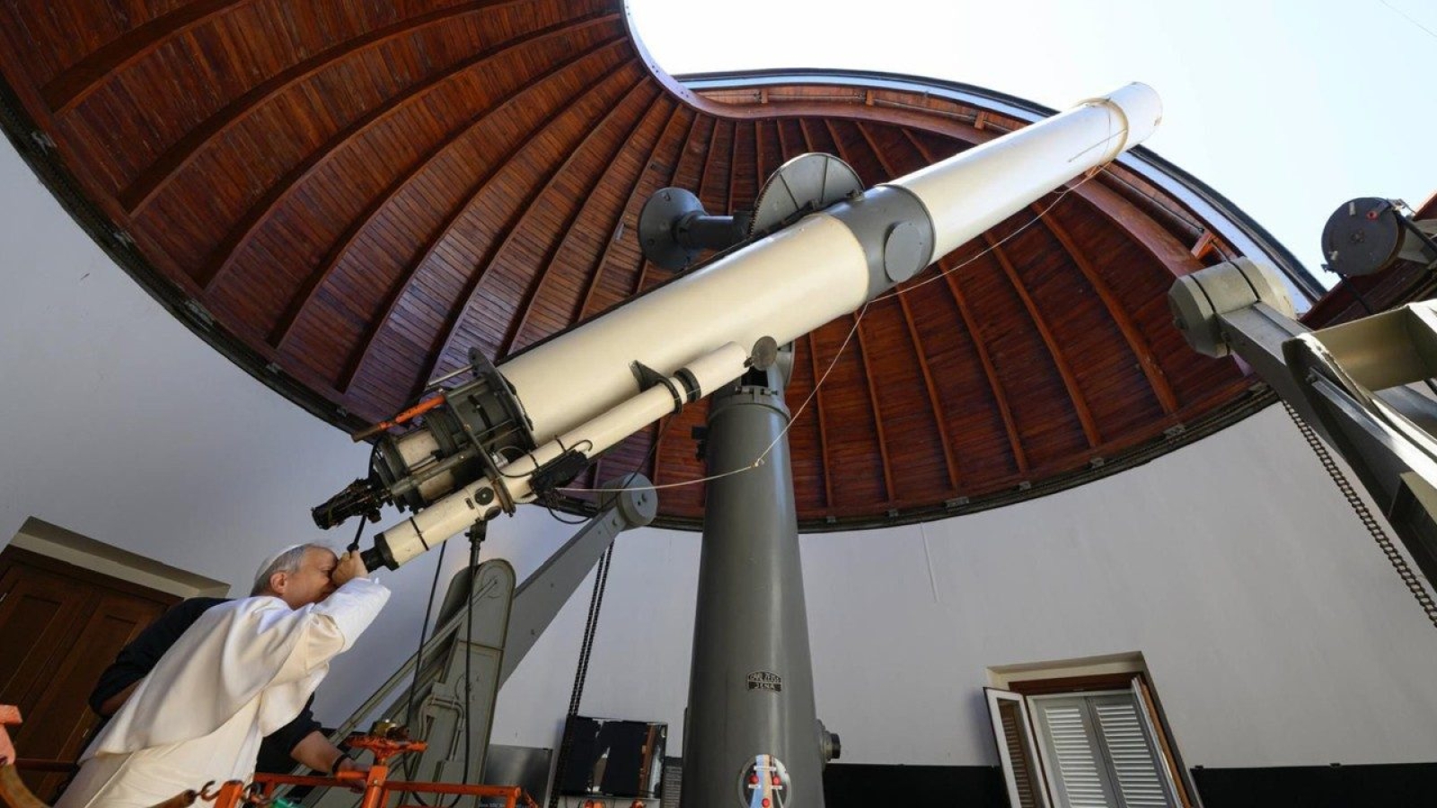 El Papa León XIV visita el Observatorio Vaticano en Castel Gandolfo

