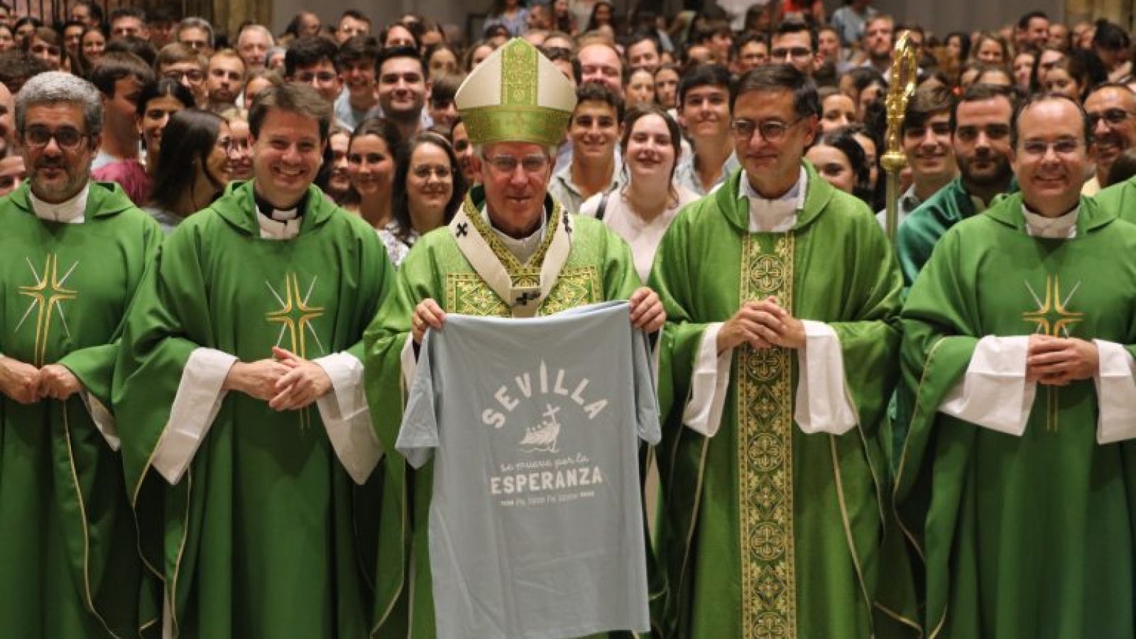 El arzobispo Saiz Meneses impulsa a jóvenes sevillanos en su peregrinación a Roma

