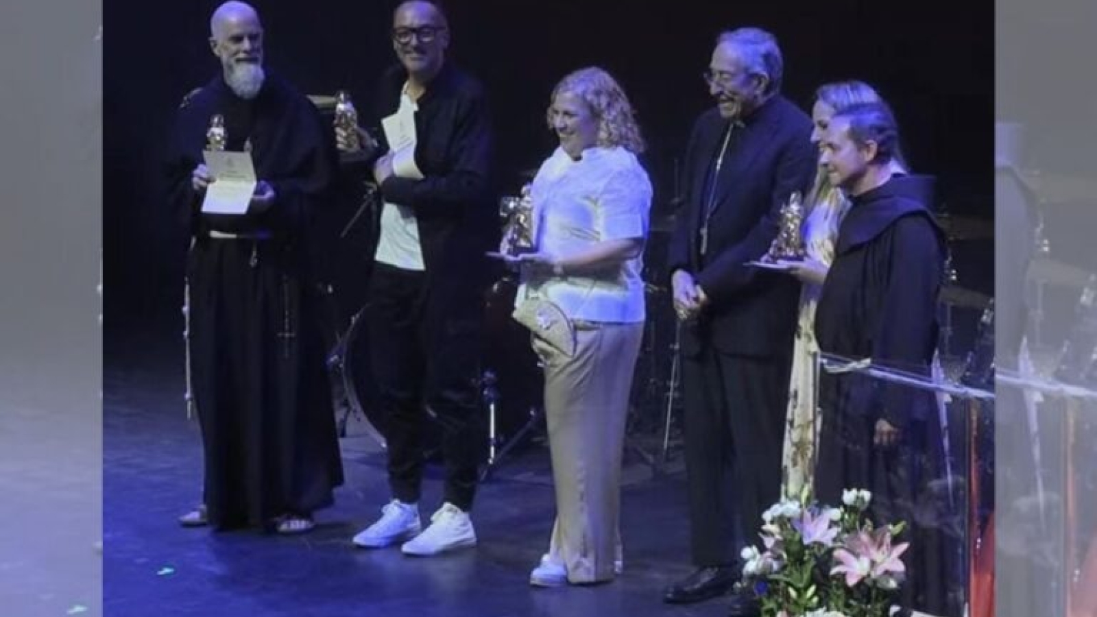 Ana de Watts triunfa en Roma con su canción &quot;Ave María del Camino&quot;

