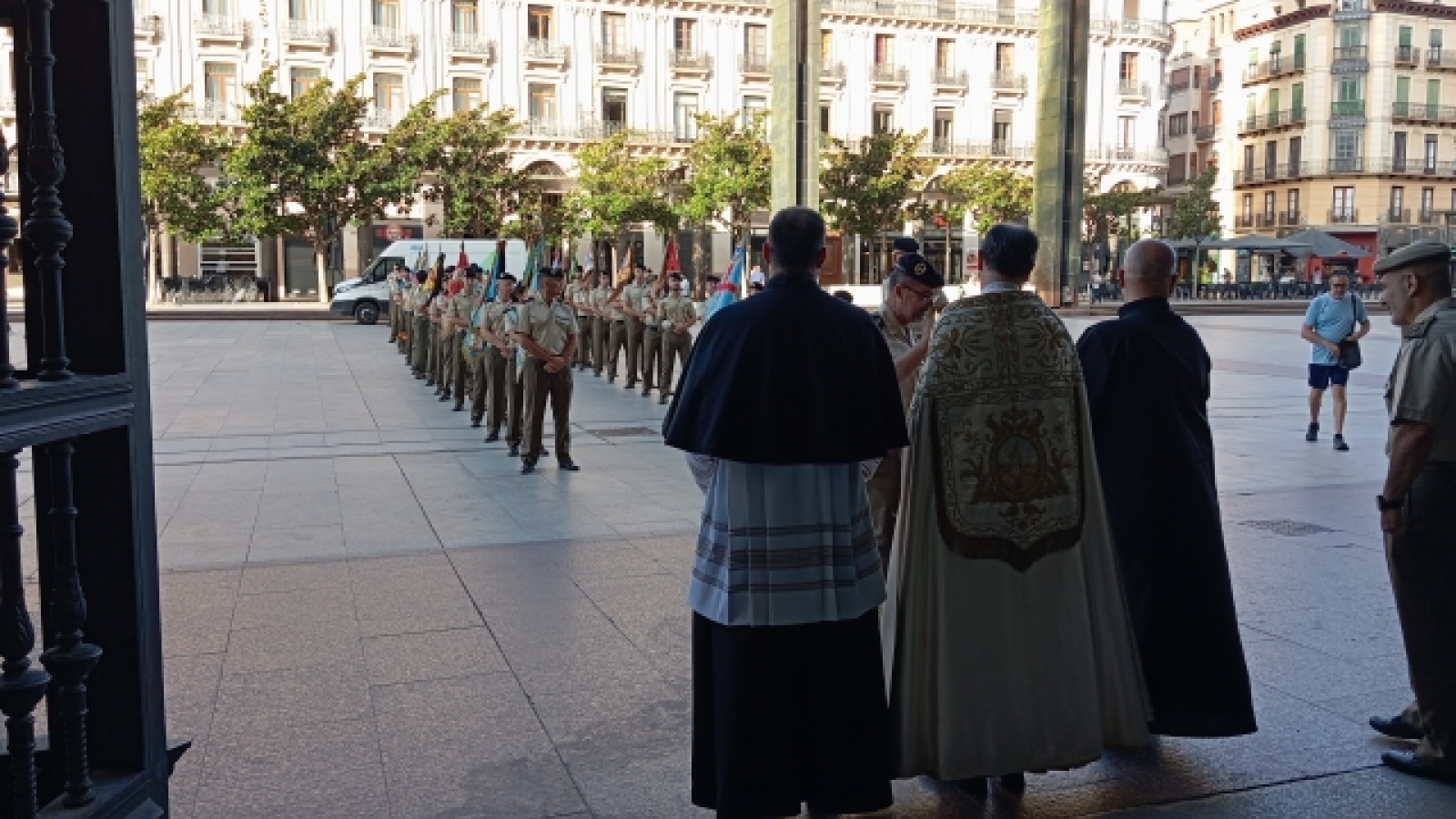 La Real Iglesia Parroquial de San Fernando honra al Apóstol Santiago en Zaragoza

