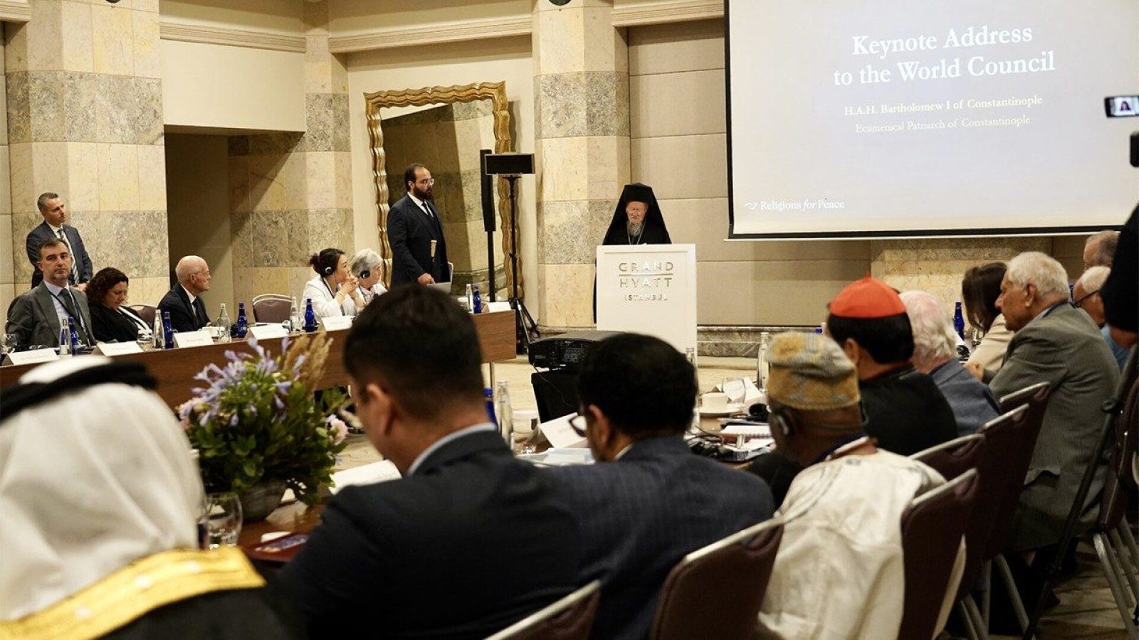 Bartolomé I inaugura el Consejo Mundial de Religiones por la Paz en Estambul

