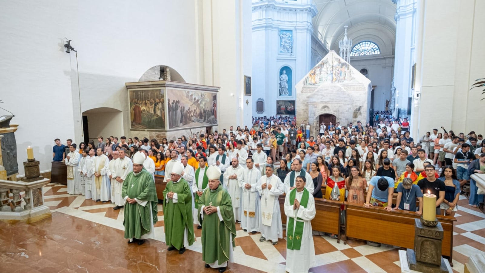 El Arzobispo Benavent pide a los jóvenes en Valencia a ser testigos de esperanza