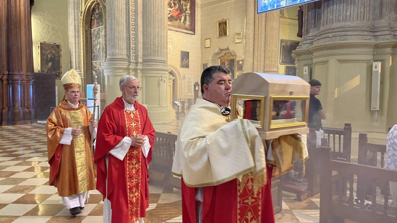 La Catedral de Málaga recibe las reliquias del beato Miguel Romero Rojas

