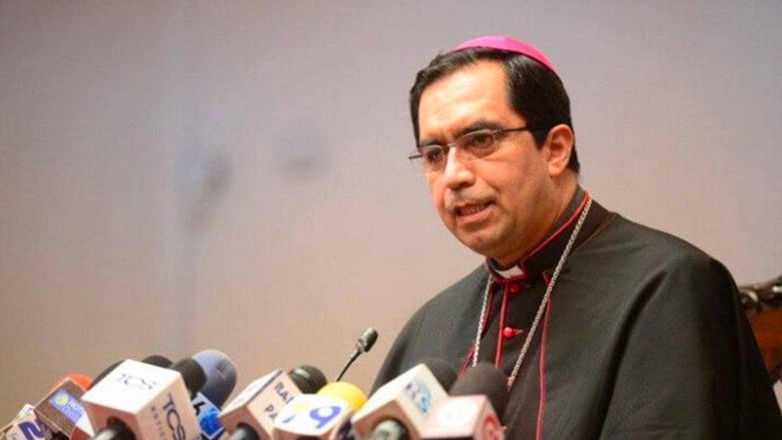 El Arzobispo Escobar Alas pide oración por El Salvador en la Transfiguración

