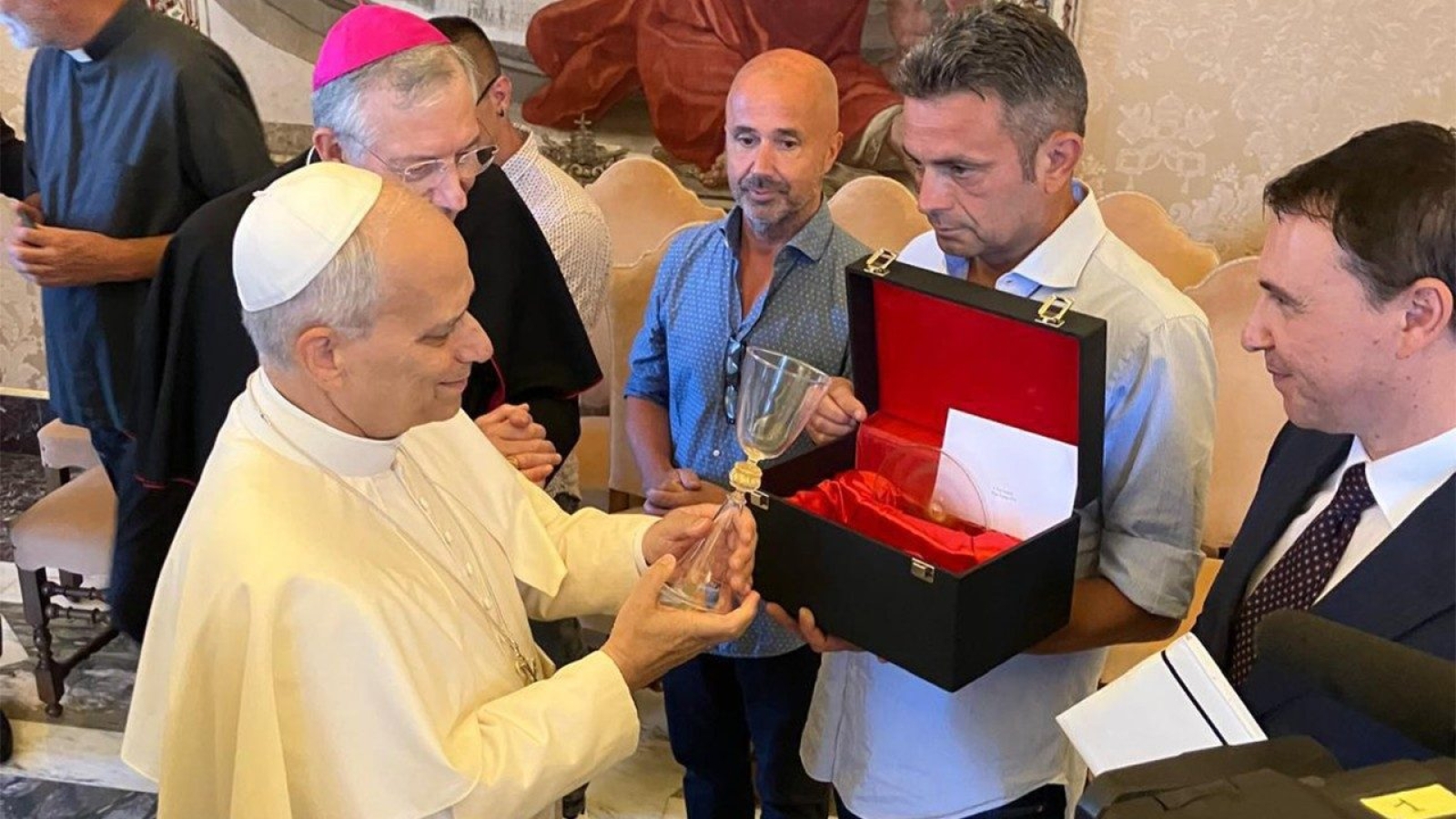 El Papa León XIV recibe a reclusos venecianos en el Vaticano durante el Jubileo

