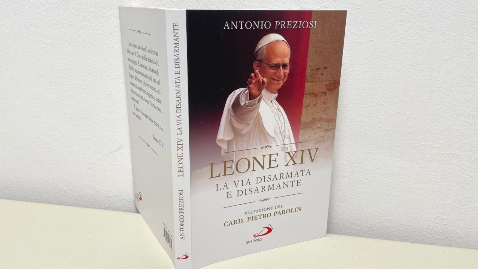 Parolin resalta el enfoque del Papa León XIV en un nuevo libro sobre su pontificado