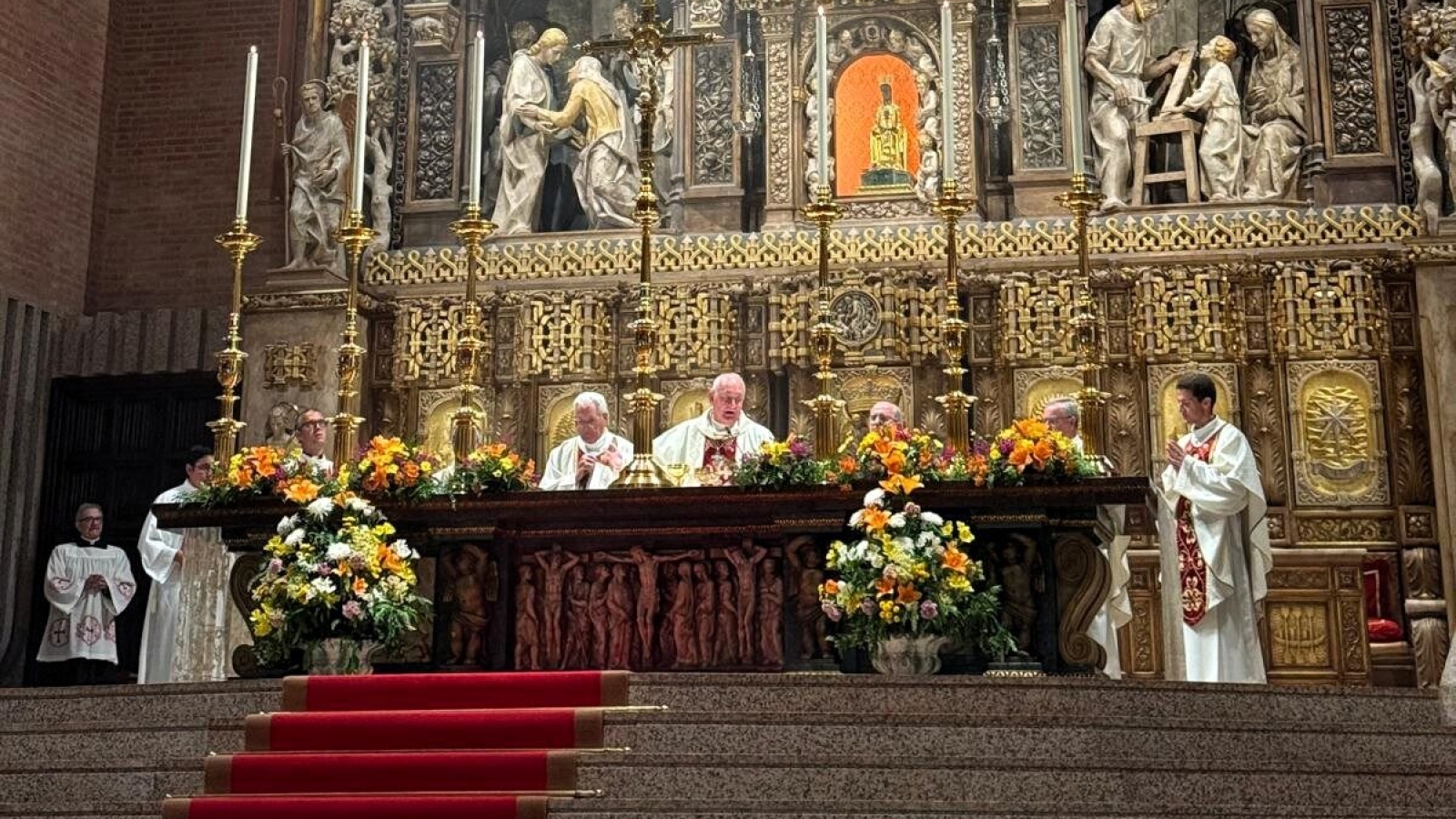 El obispo Pérez Pueyo preside la fiesta de Nuestra Señora en Torreciudad
