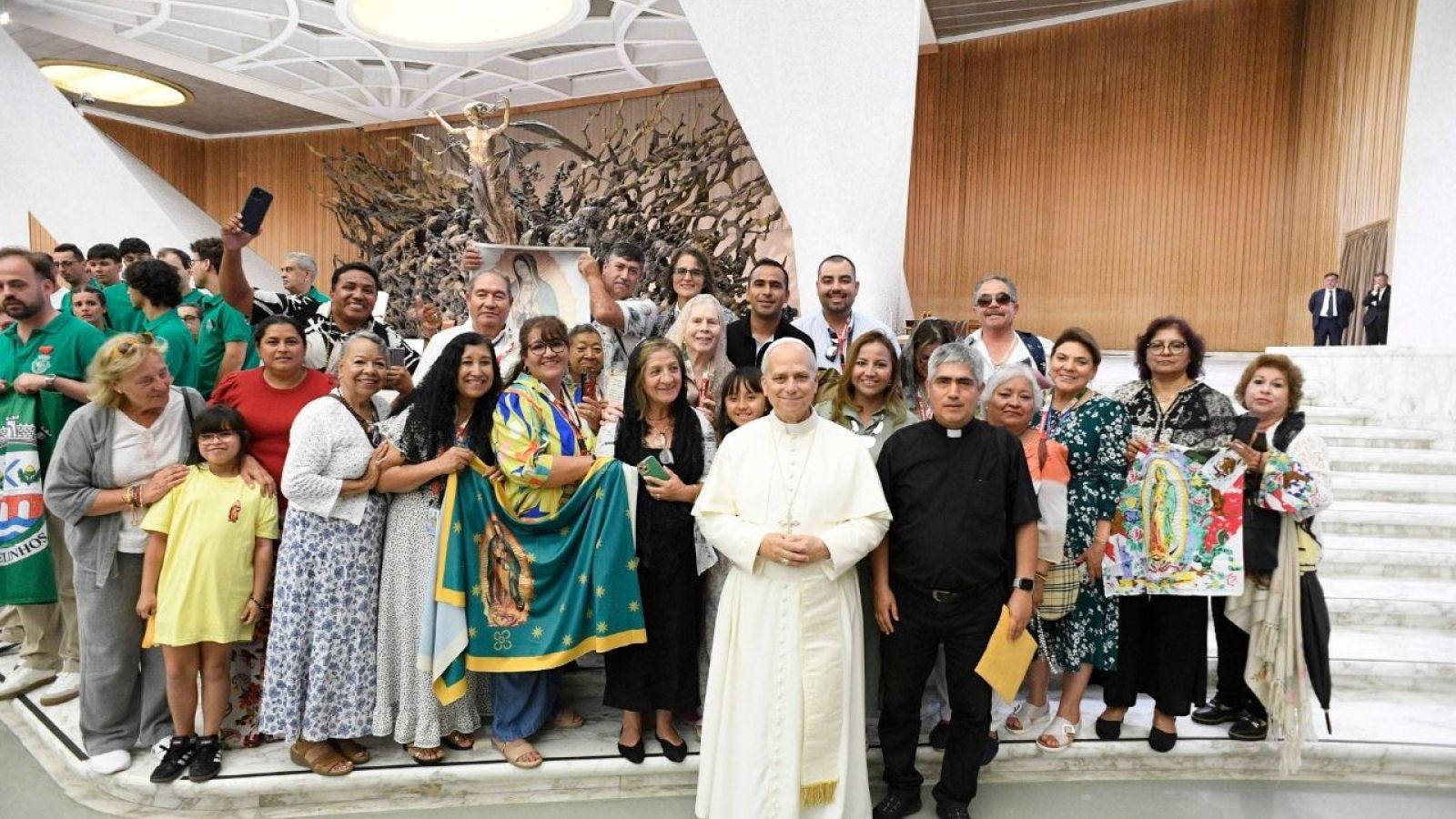 Fieles de Chiclayo se reencuentran con el padre Robert en el Vaticano
