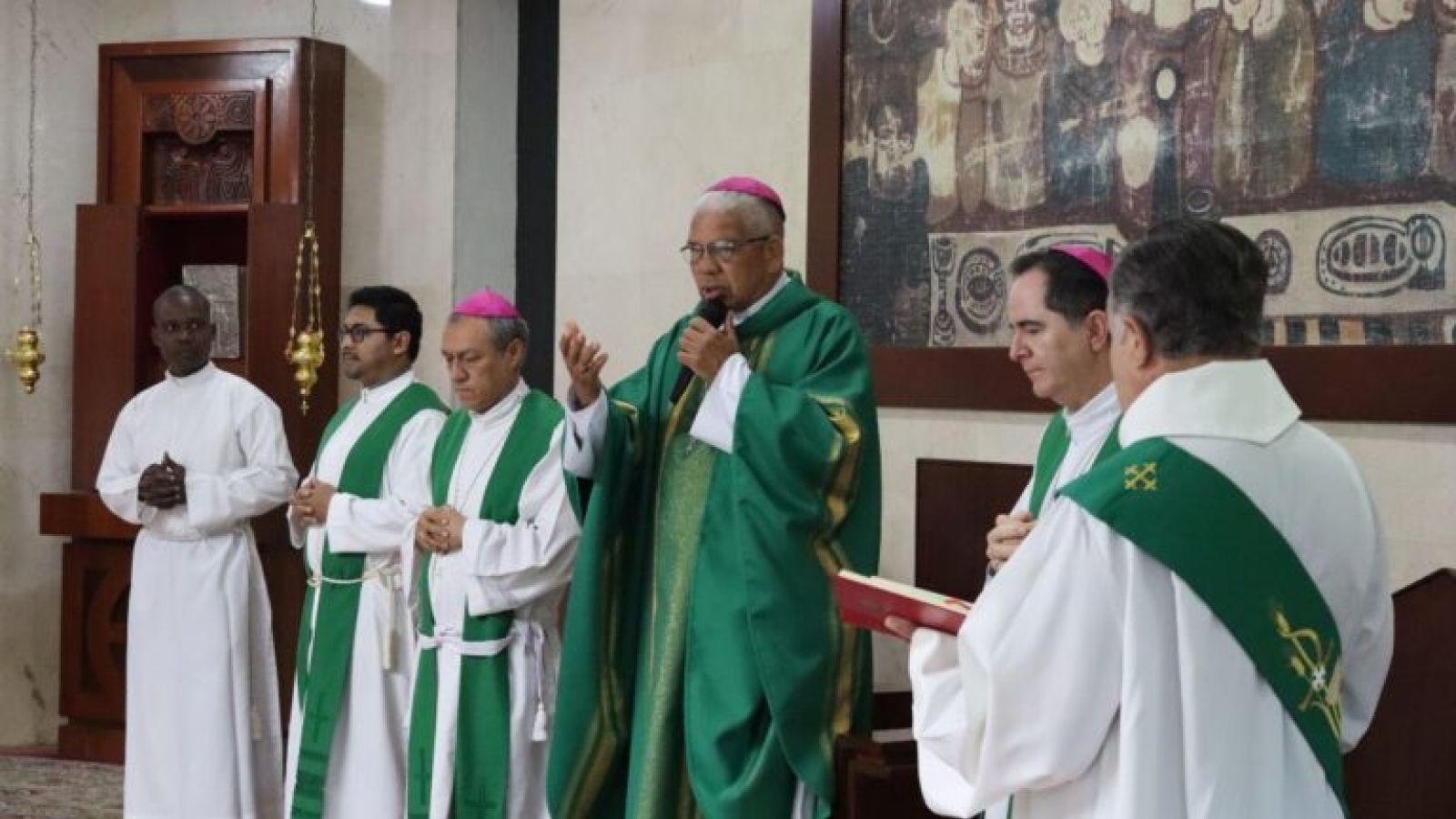 Francisco Ozoria pide fomentar cuidadores responsables en la Iglesia