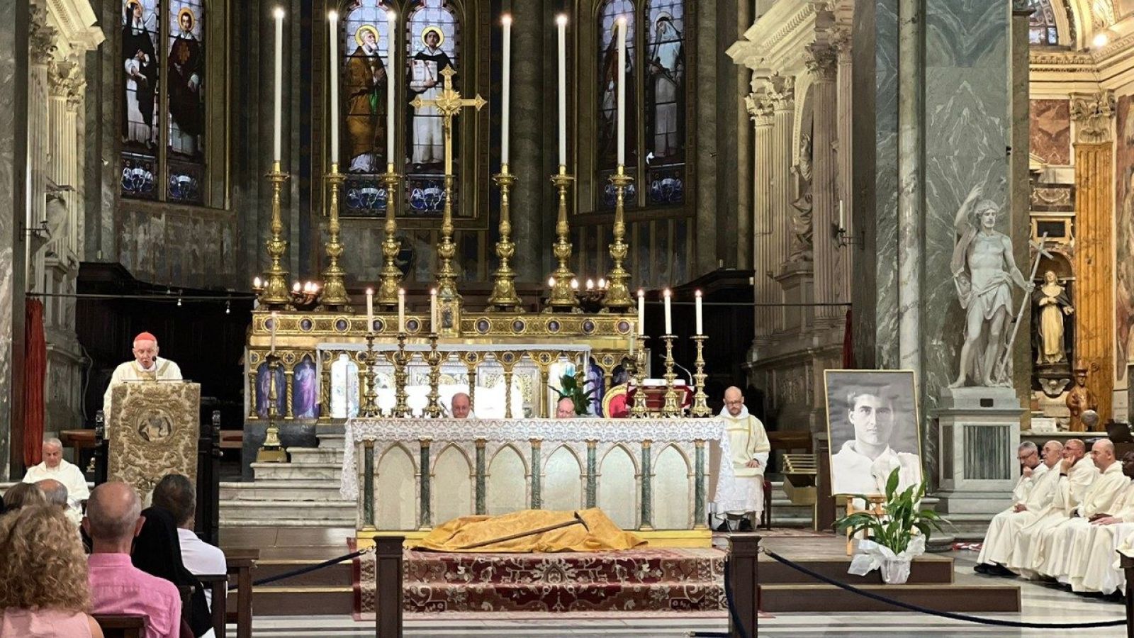 El cardenal Re celebra misa en honor a Pier Giorgio Frassati en Roma